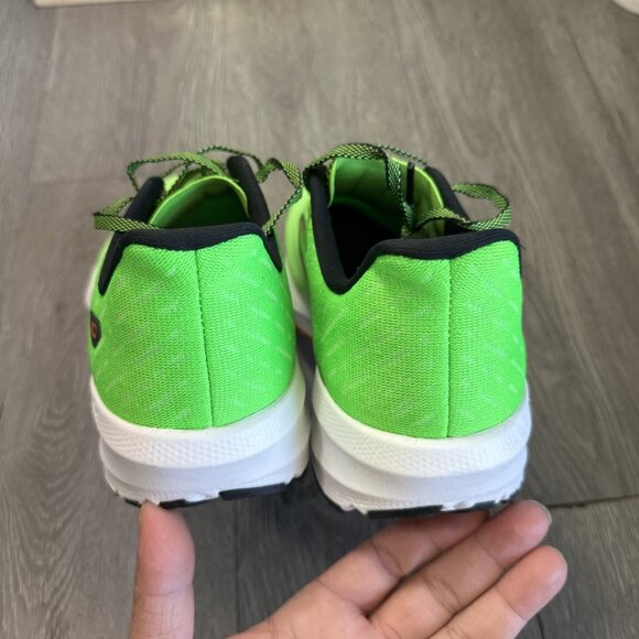 Athletic_Shoes